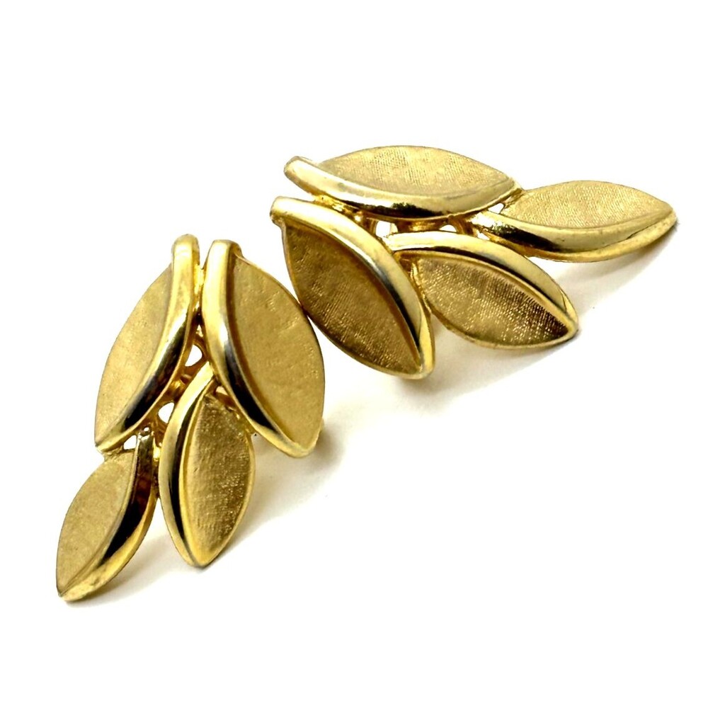 Vintage Crown Trifari Earrings Gold Tone Leaf Shaped Clip On